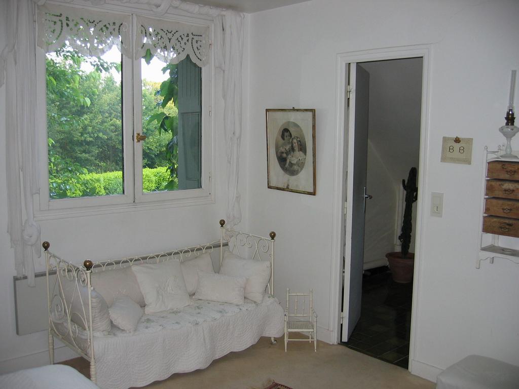 Logis De La Paqueraie Bed & Breakfast Saint-Branchs Exterior photo