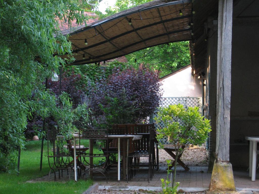 Logis De La Paqueraie Bed & Breakfast Saint-Branchs Exterior photo