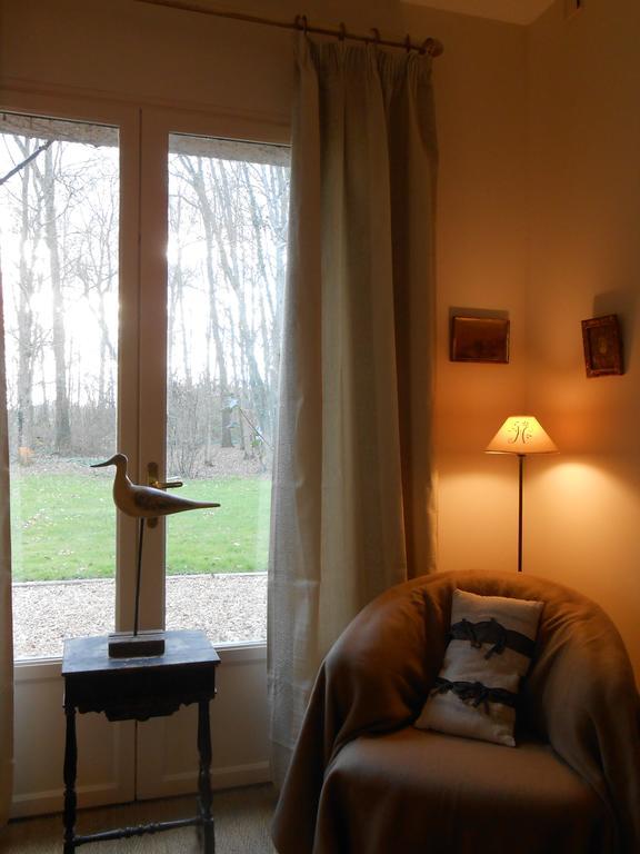 Logis De La Paqueraie Bed & Breakfast Saint-Branchs Exterior photo