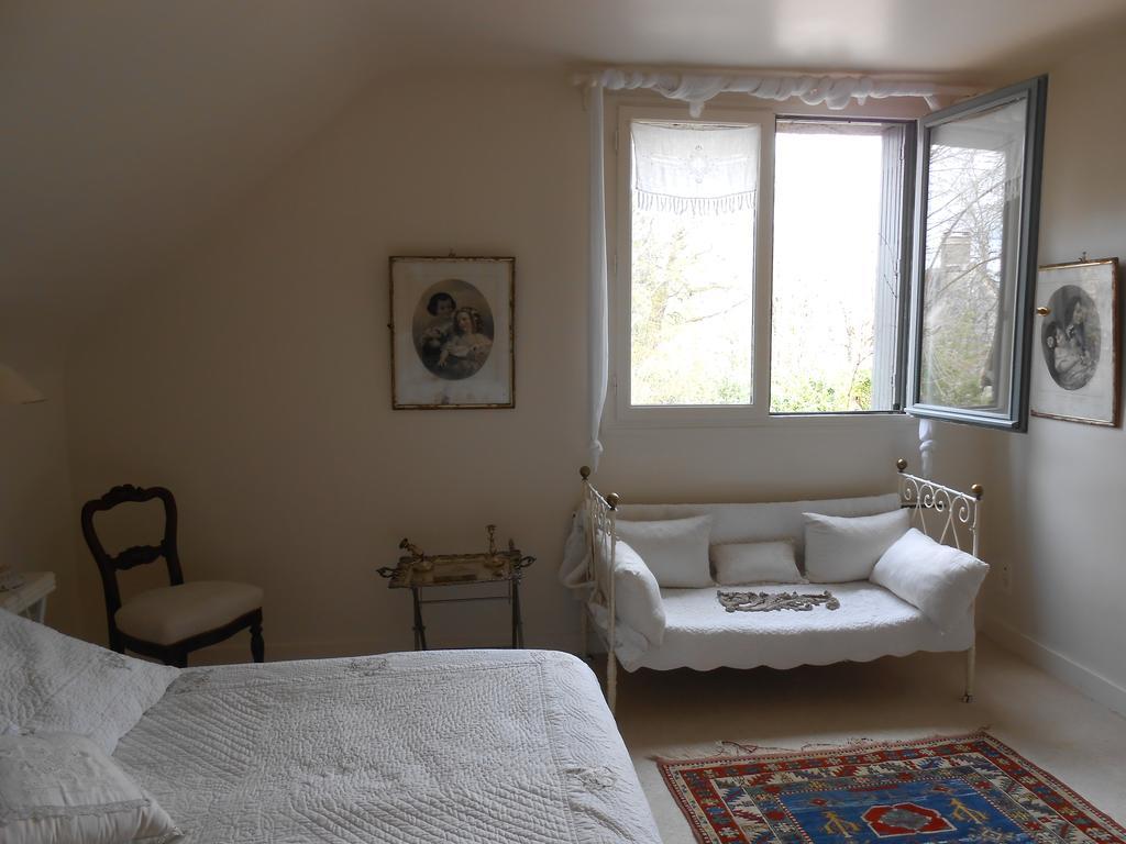Logis De La Paqueraie Bed & Breakfast Saint-Branchs Exterior photo