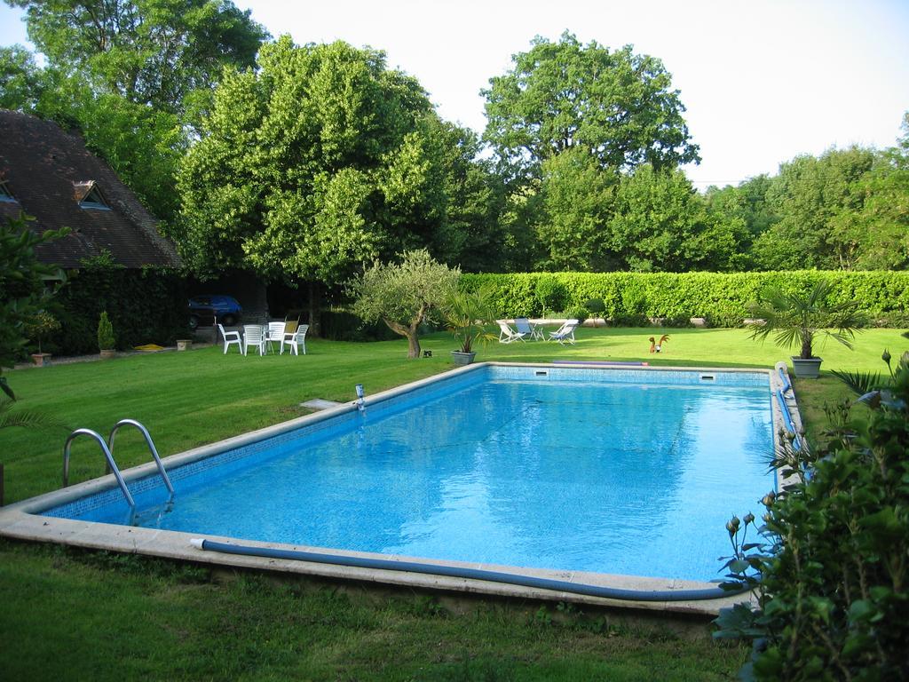 Logis De La Paqueraie Bed & Breakfast Saint-Branchs Exterior photo