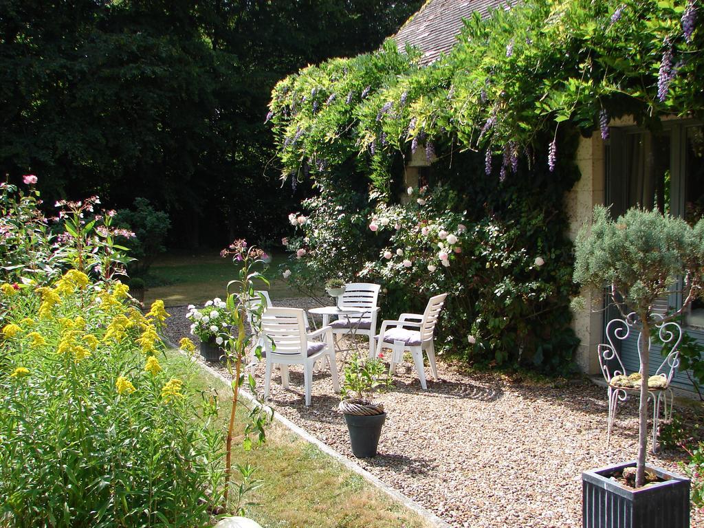 Logis De La Paqueraie Bed & Breakfast Saint-Branchs Exterior photo