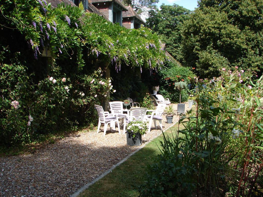 Logis De La Paqueraie Bed & Breakfast Saint-Branchs Exterior photo