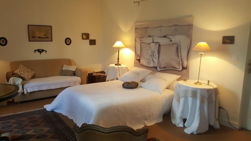 Logis De La Paqueraie Bed & Breakfast Saint-Branchs Exterior photo